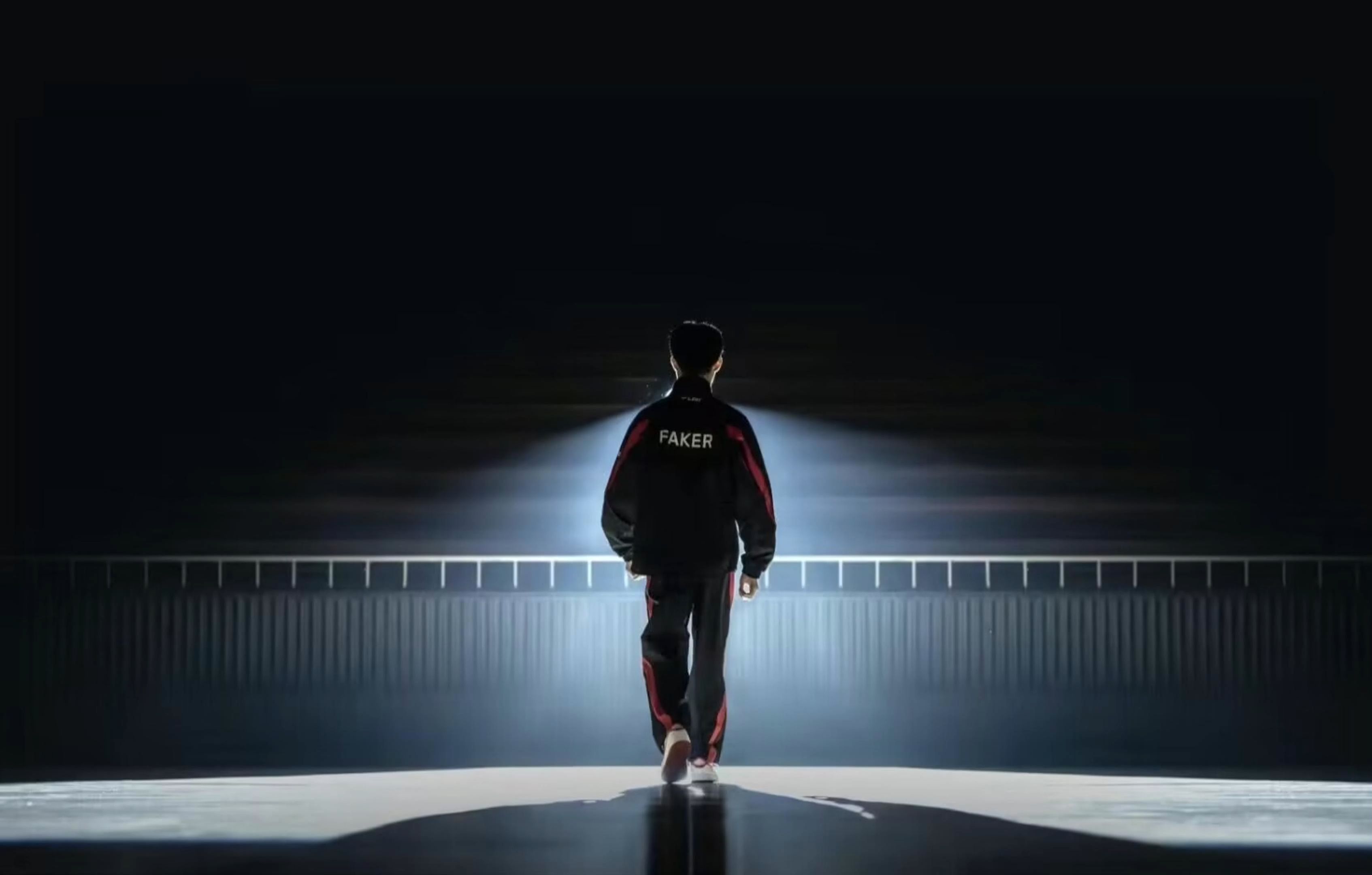 LGD Gaming 正式发布了玩家祝福视频：蛇年已经到来， Dragon 和 Phoenix 是吉祥的。